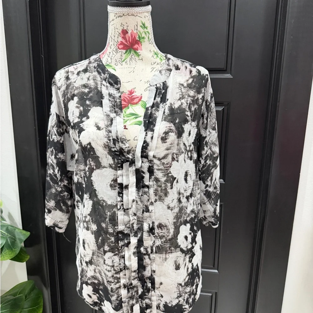 GAP Black & White Floral Brushstroke Tunic - Picture 3 of 8